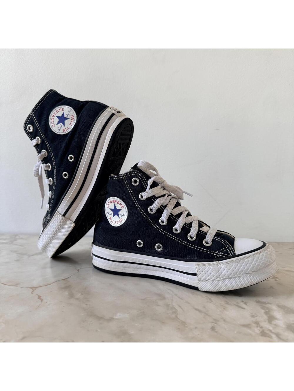 Converse Chuck Taylor All Star High Top Youth Size 2 Platform Sneakers Canvas